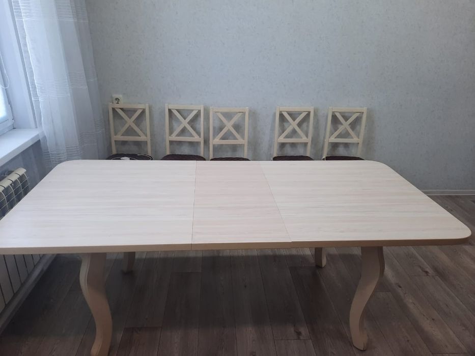 Продам кухонный стол. 55 000. Торг