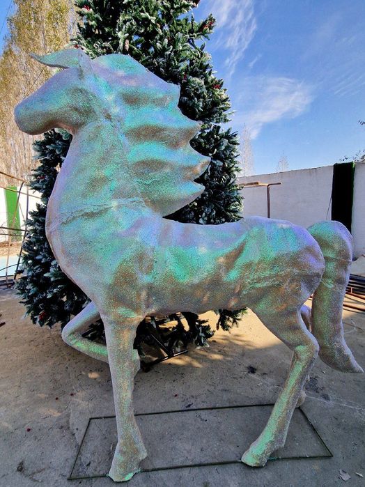 Лошадь, фигура для оформления под новый год