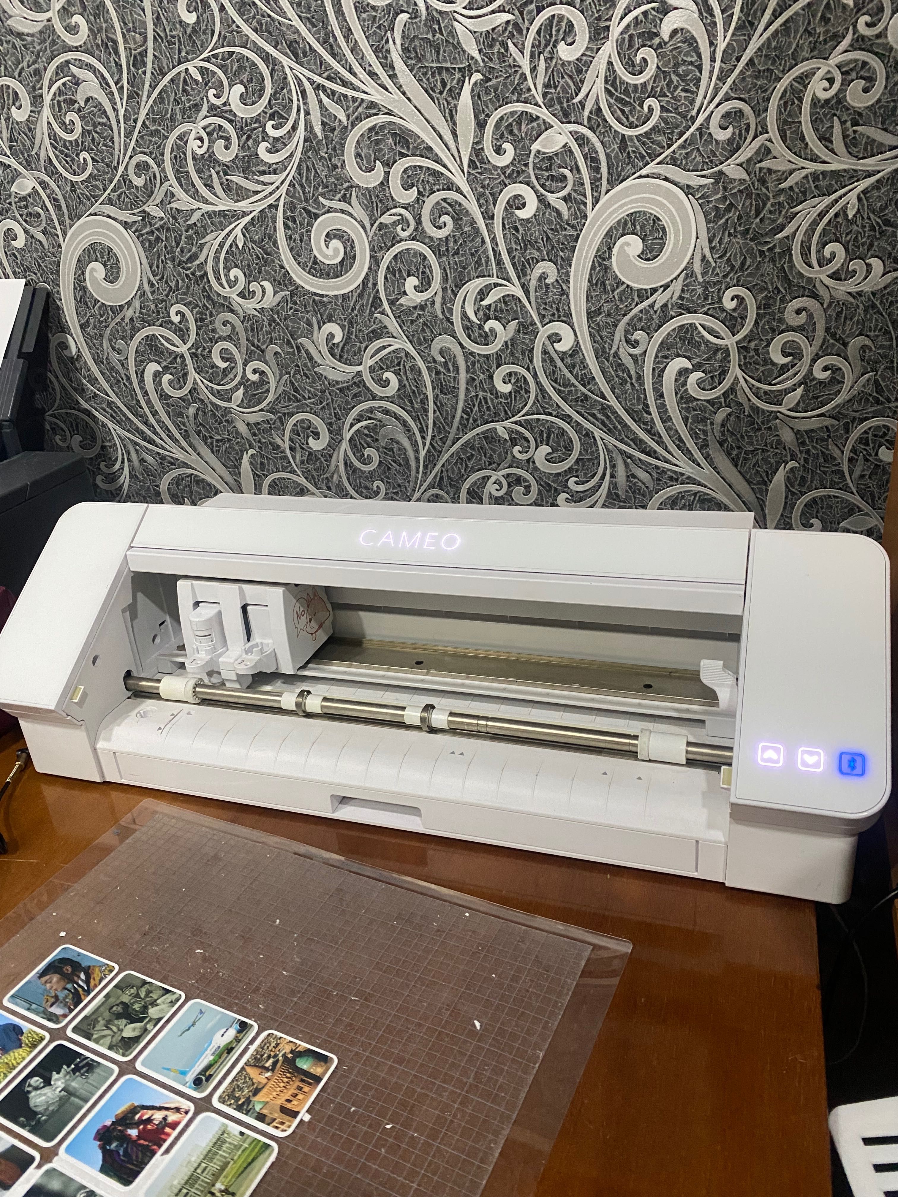 Silhouette Cameo 4 в хорошем стостоянии