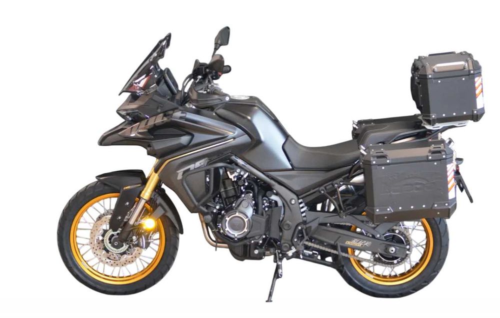 Motocicleta Voge 525 DSX, cutii bagaje incluse, culoare negru