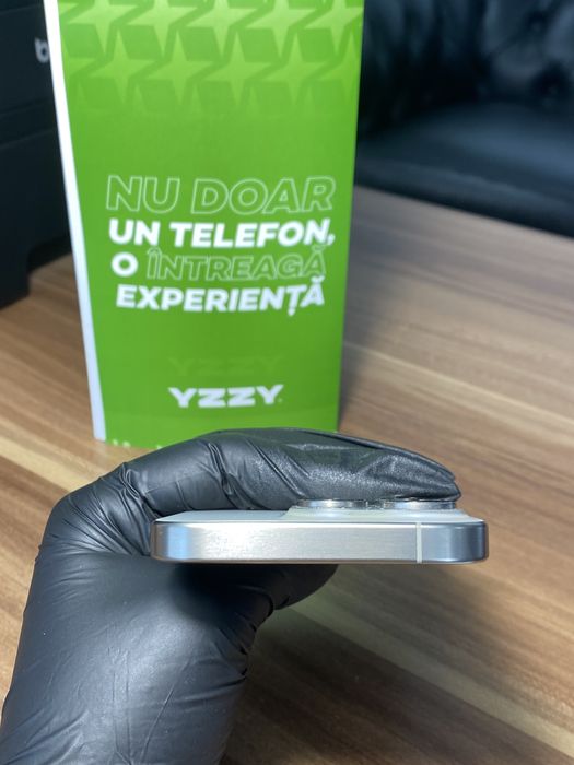 iPhone 15 Pro / 128 GB / Sănătate baterie 90% / Ca nou