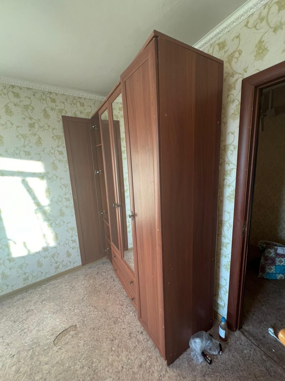 Продам  срочно .