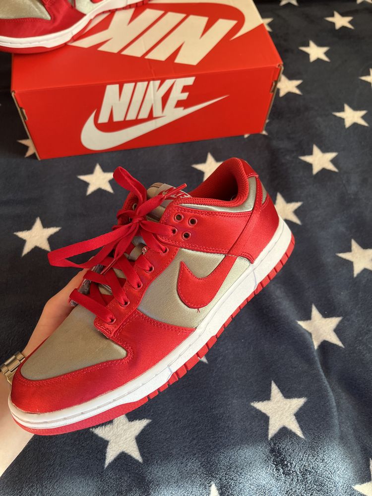 Nike dunk low Satin UNLV University red