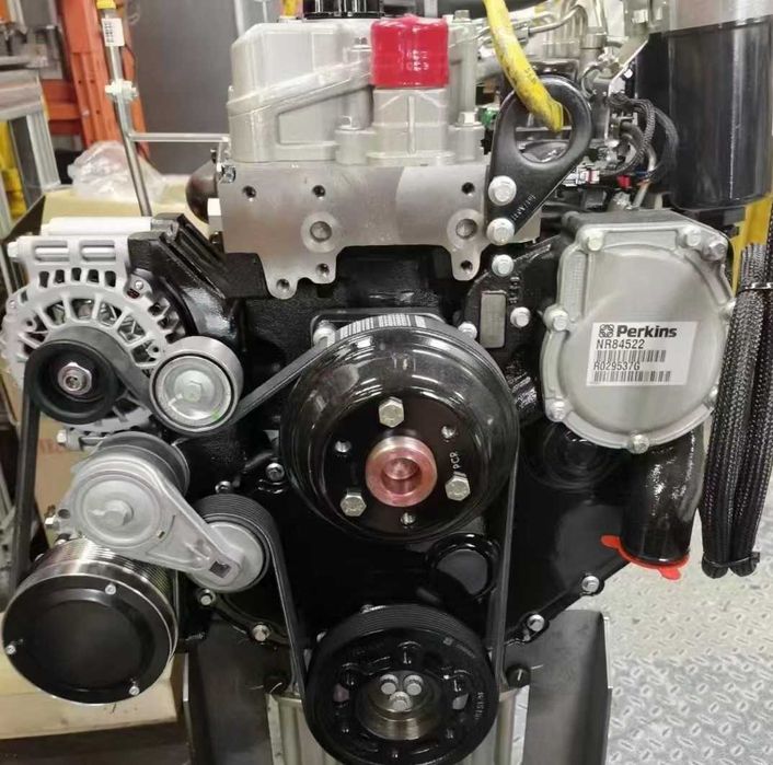 Motor Perkins 1104D-E44TA Caterpillar C4.4 nou cu garantie 12 luni