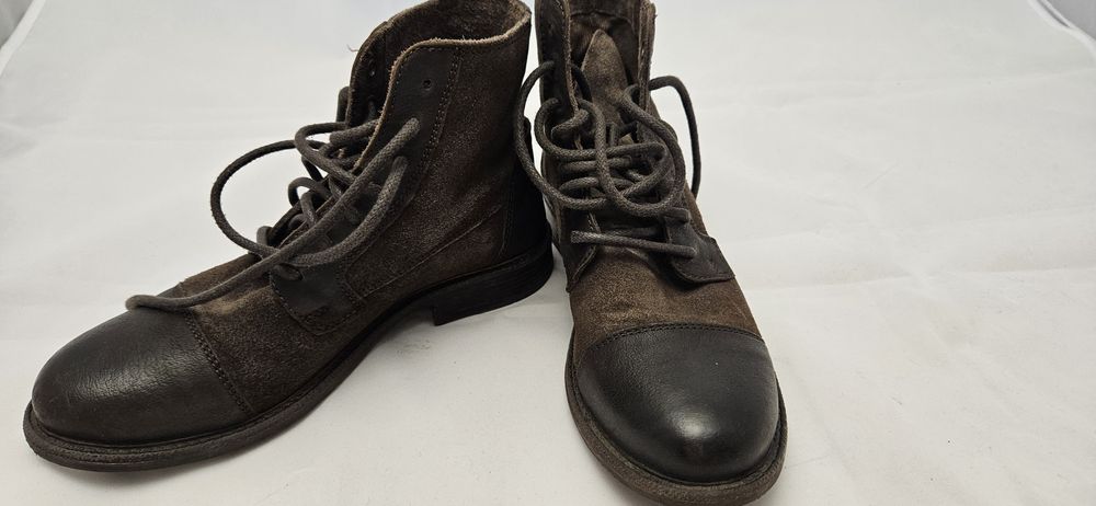 Кафеви кожени кубинки на Levis