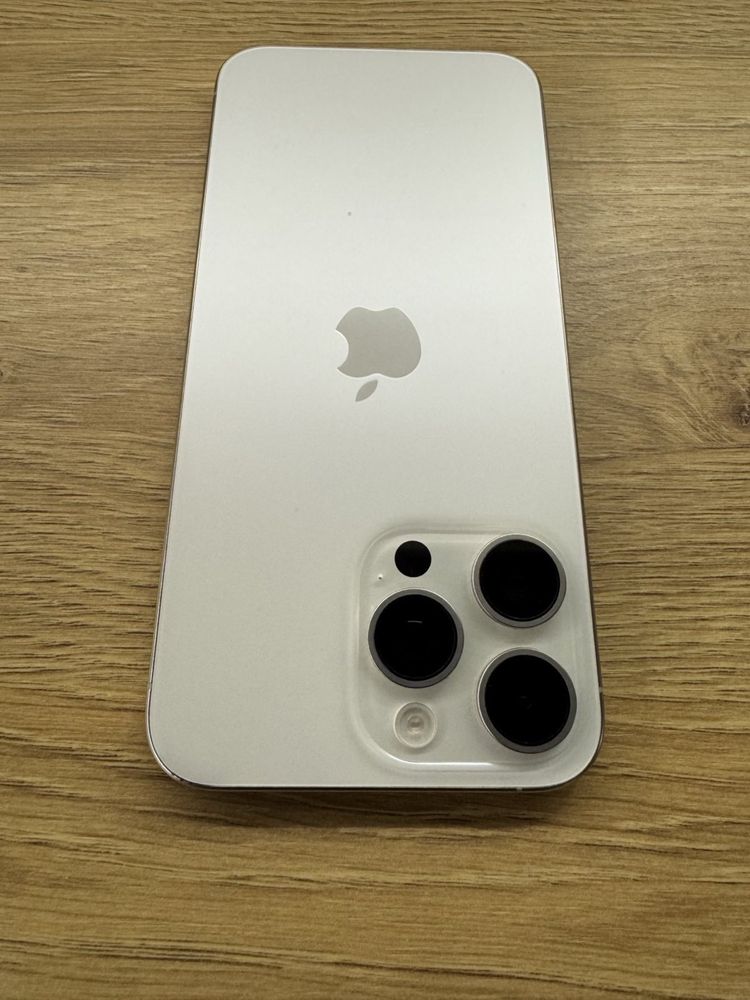 iPhone 15 Pro Max White-За части