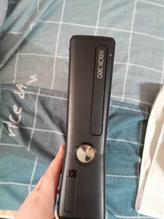 Xbox 360 e с монитором