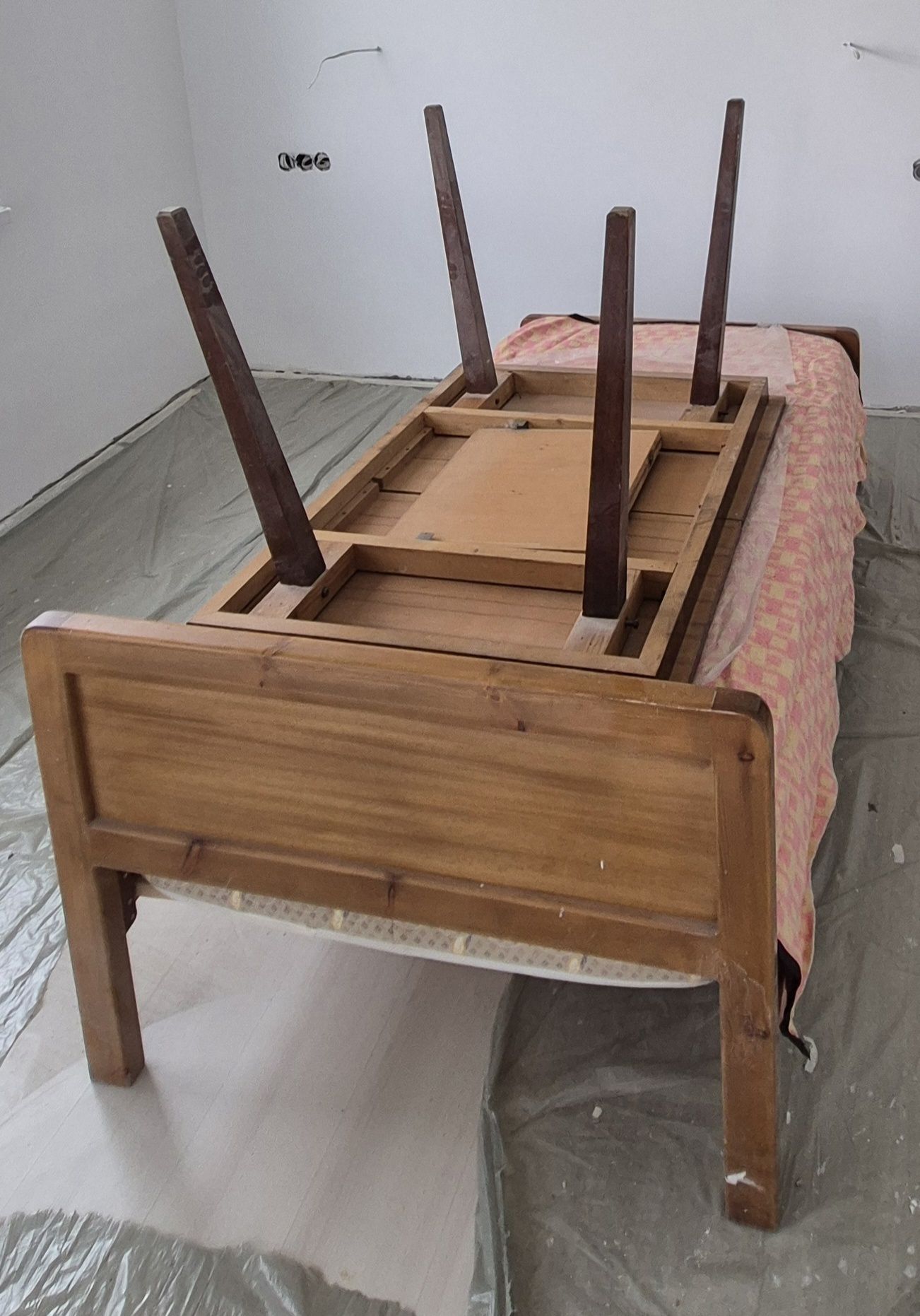 Единично легло с двулицев матрак 190/90см.