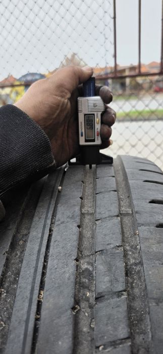 Гуми 4бр 285/45/20 - 1бр  - 250лв