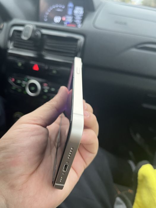 Iphone 13 почти новый