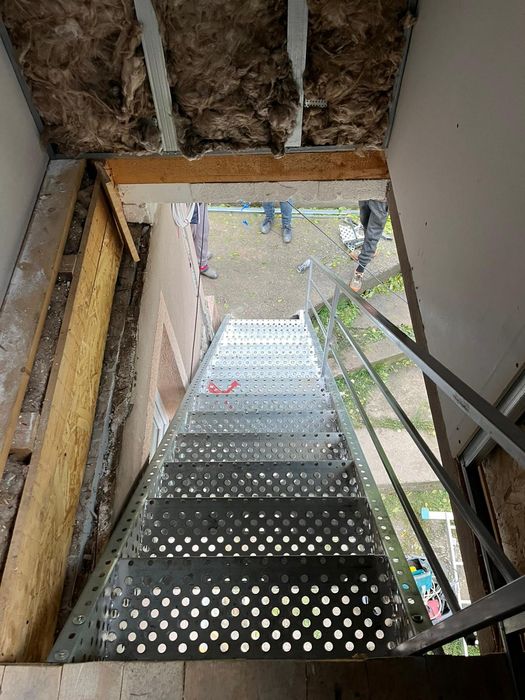 Scări metalice zincate