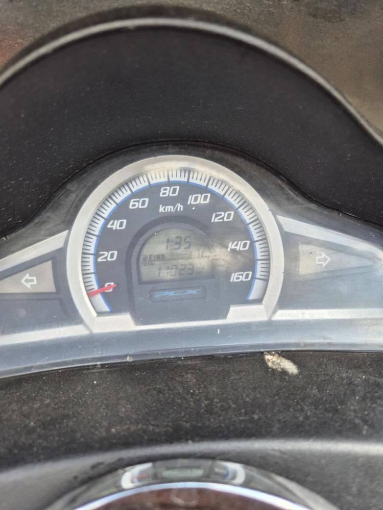 Продавам Honda PCX 125