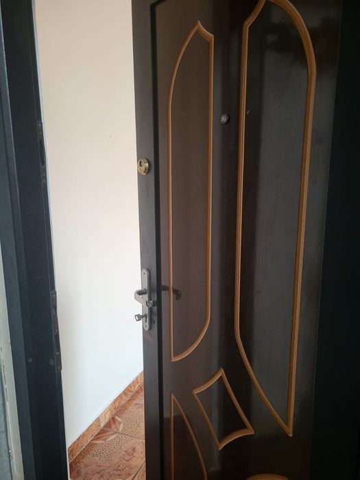 Închiriez apartament