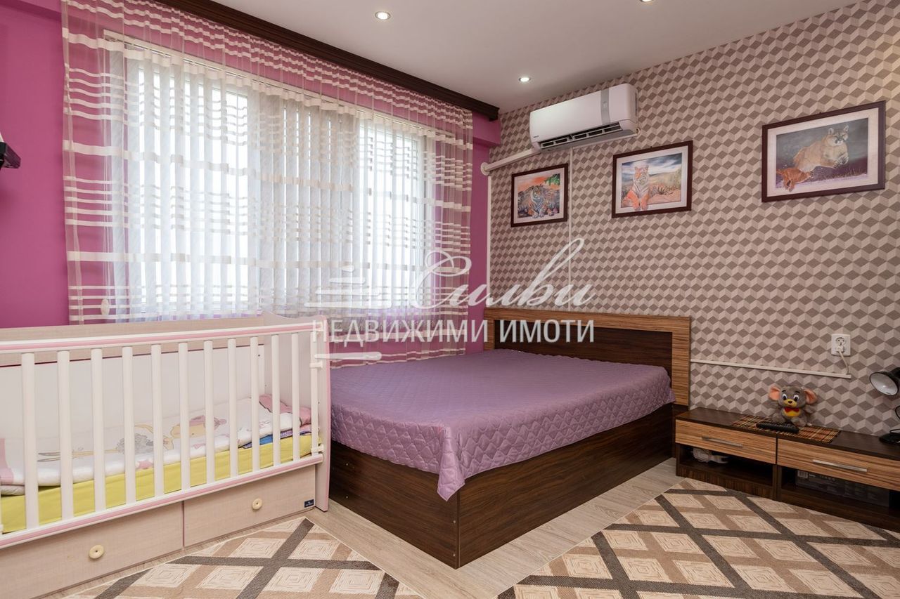 Продава се Тристаен апартамент в Велики Преслав - 78 кв.м за 0 €/кв.м - Снимка #5