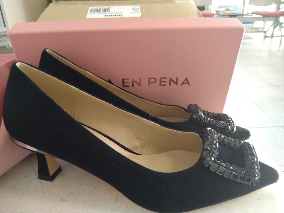 Официални дамски обувки Alma en Pena 39ти номер