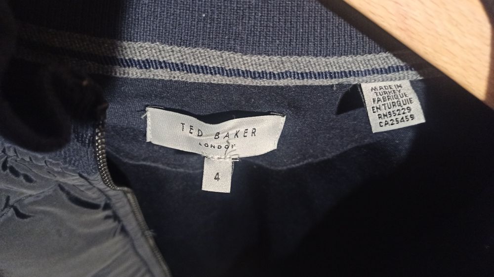 Преходно яке Ted Baker