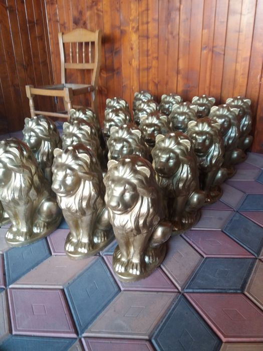 Vultur 180 ron decor  stalpi beton leu decor100 ron ingeras 100ron