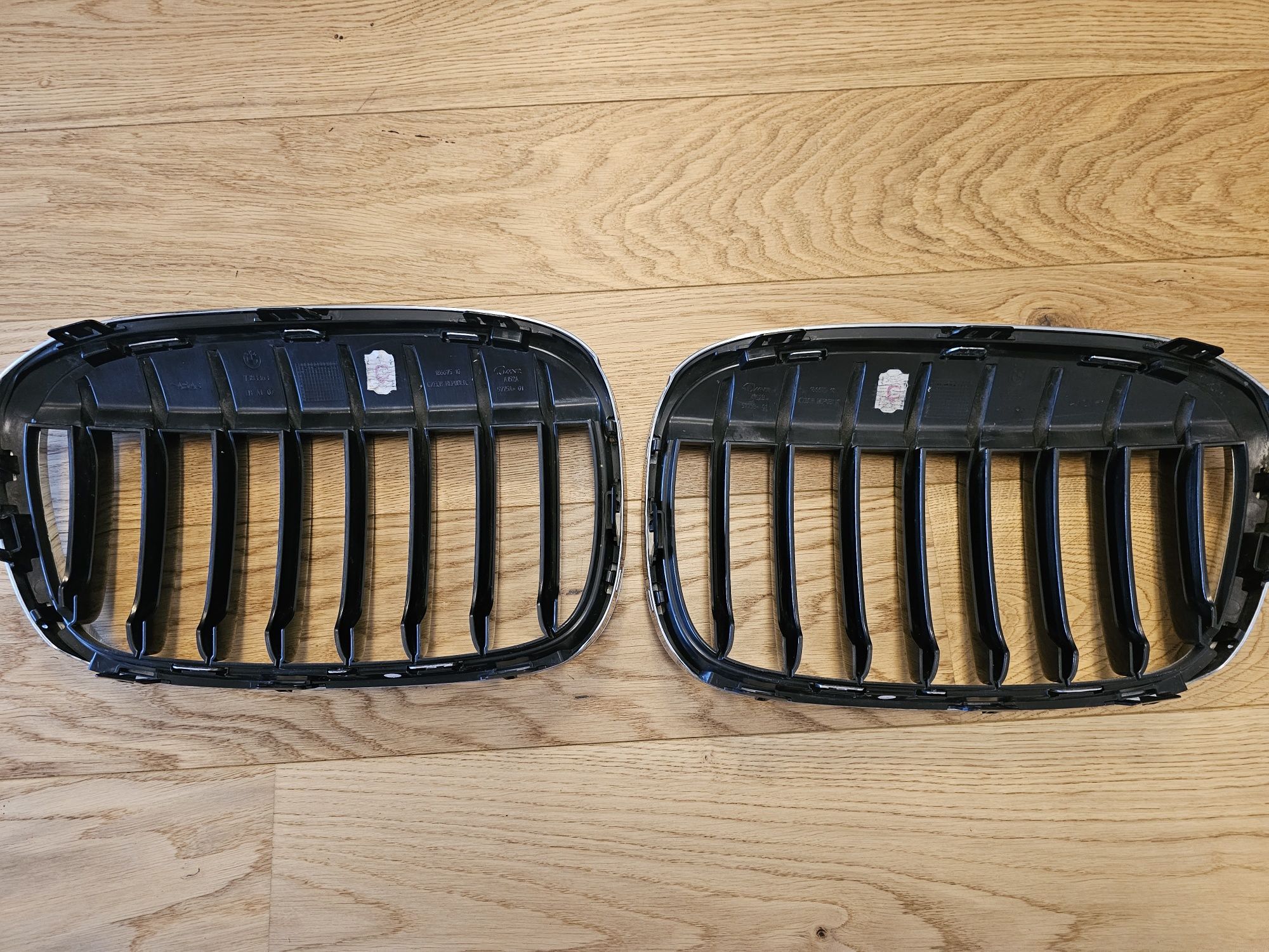 Set grile radiator originale  BMW X1 2016+