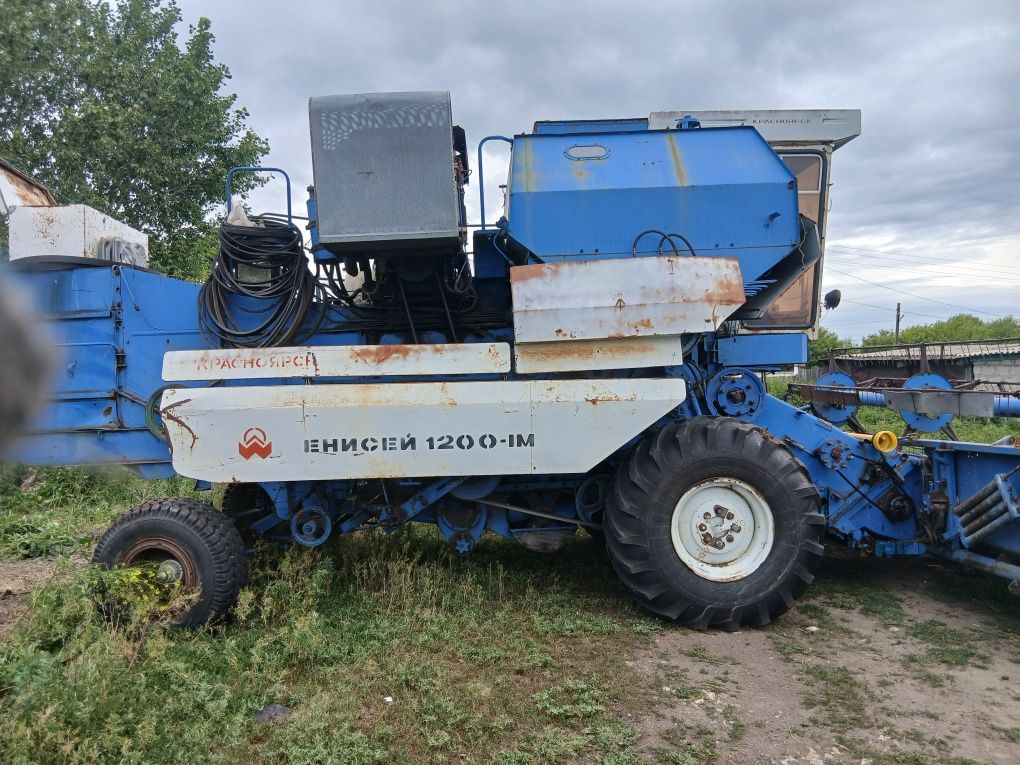 Продам комбайн Енисей 2003г выпуска