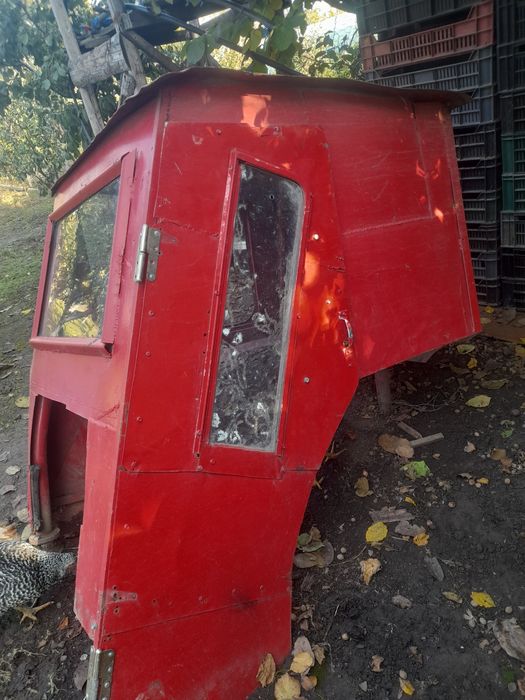 Vând cabina pentru tractor 445