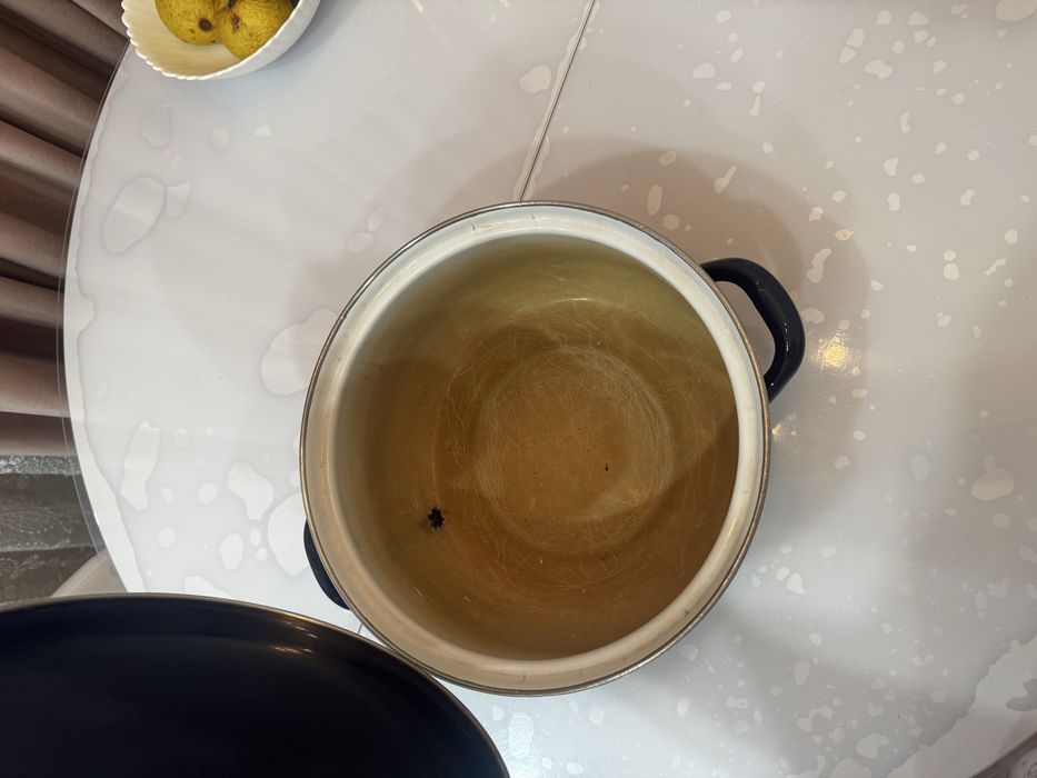 Эмалированная кастрюля