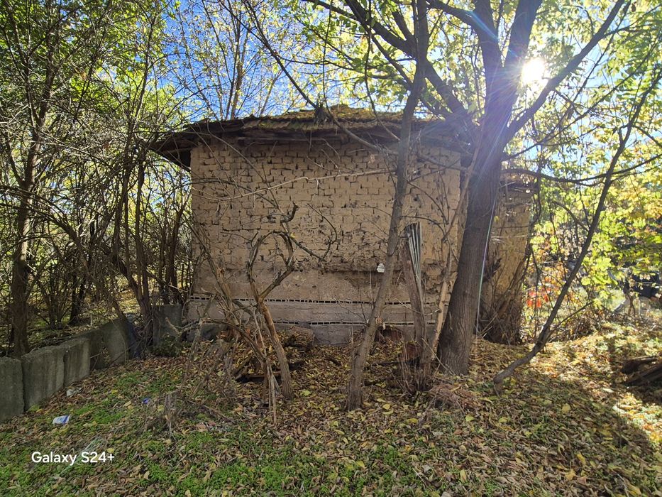 Стара къща 100кв. имот 1430кв.м. на асфалтирана улица !!!