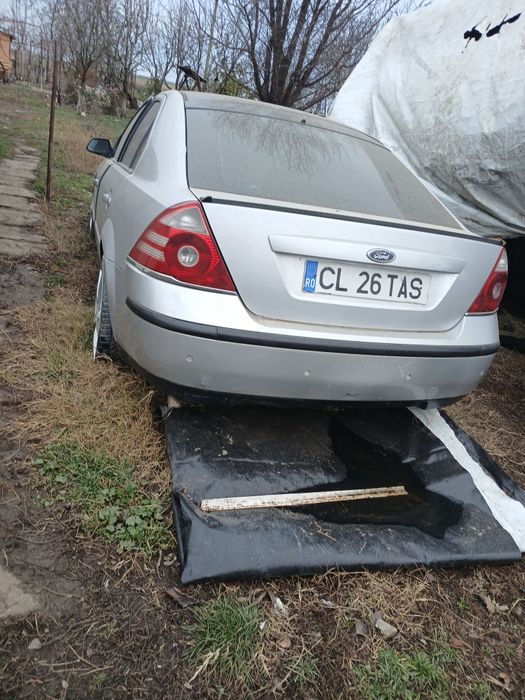 Vând sau dezmembrez