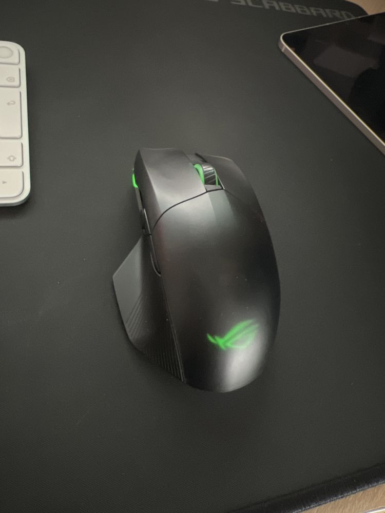 Mouse gaming Asus Chakram fara fir