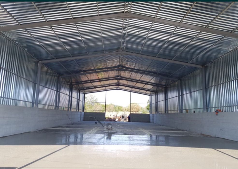 Vând structura metalica