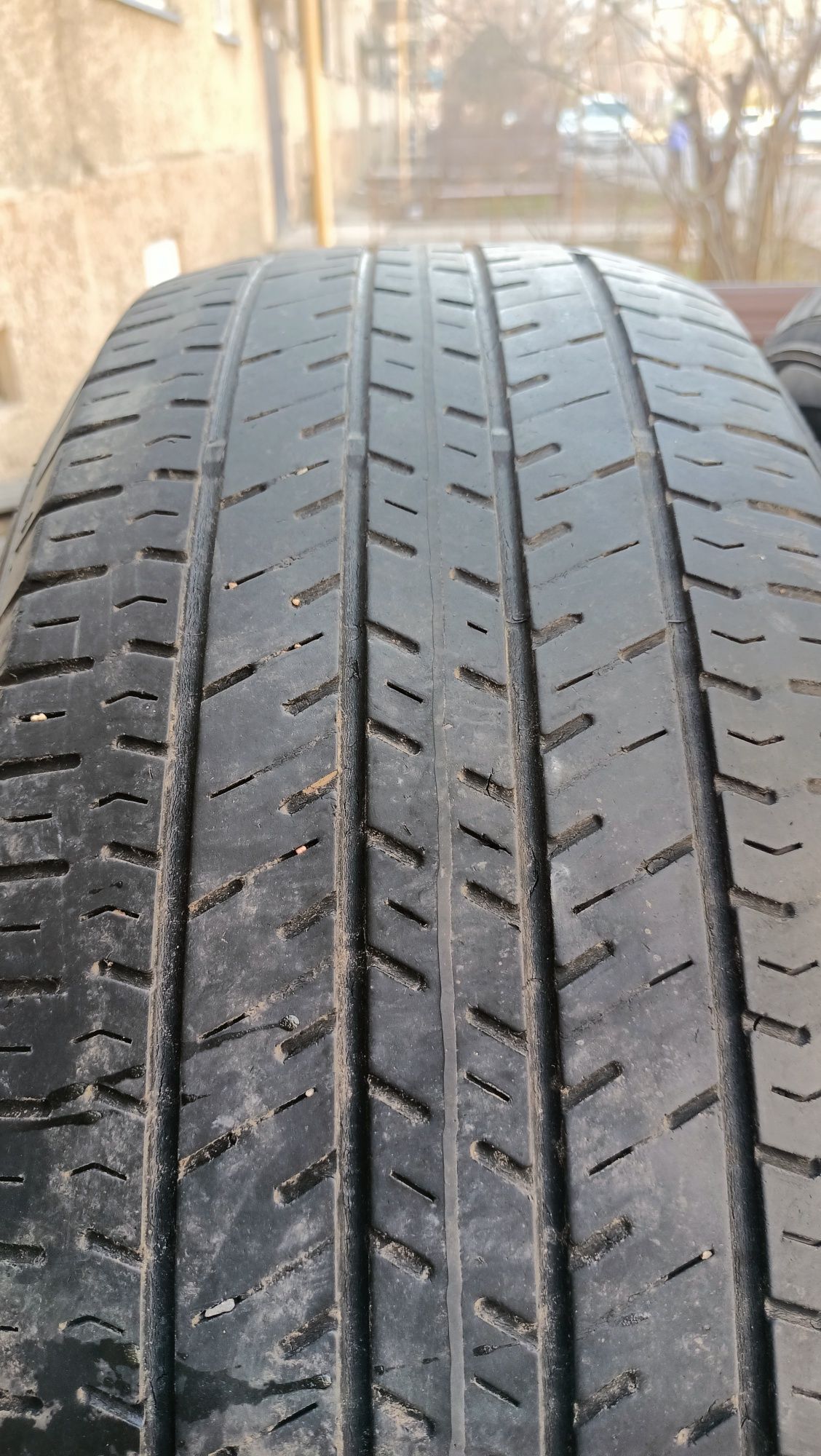 Продам комплект летних шин YOKOHAMA 225/65 R 17 4 штуки торг