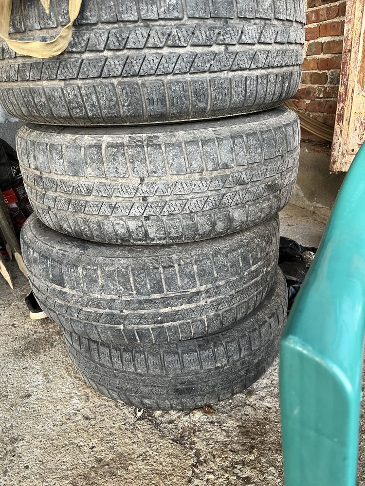 Зимни гуми със джанти 215/65/R16