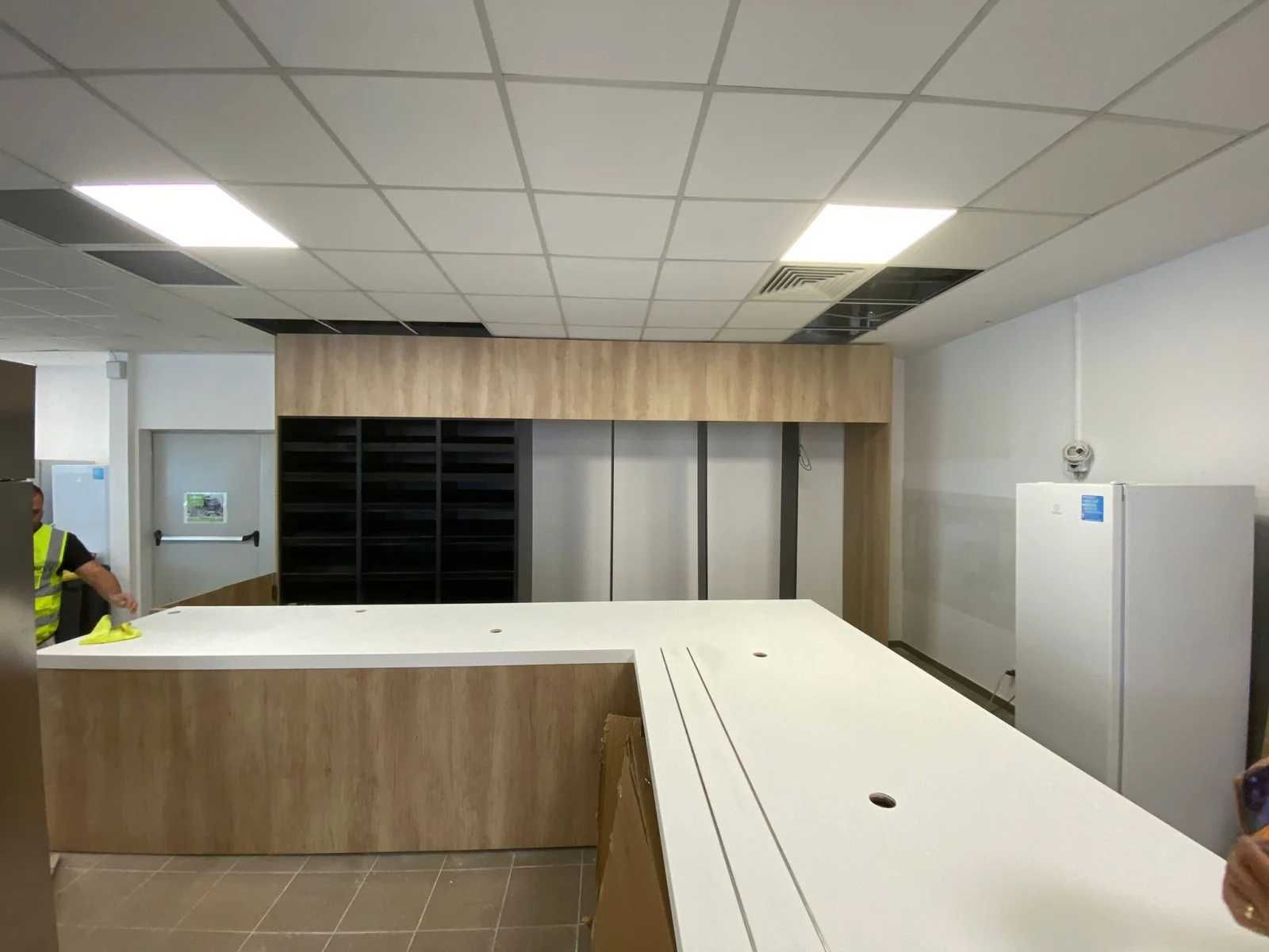 Vindem blaturi de bucatarie , glafuri  din corian hi-macs
