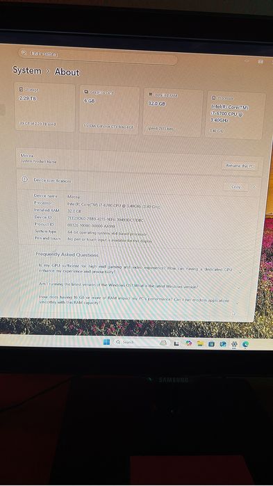 Vand pc de gamging cu tastatura si maus si castii