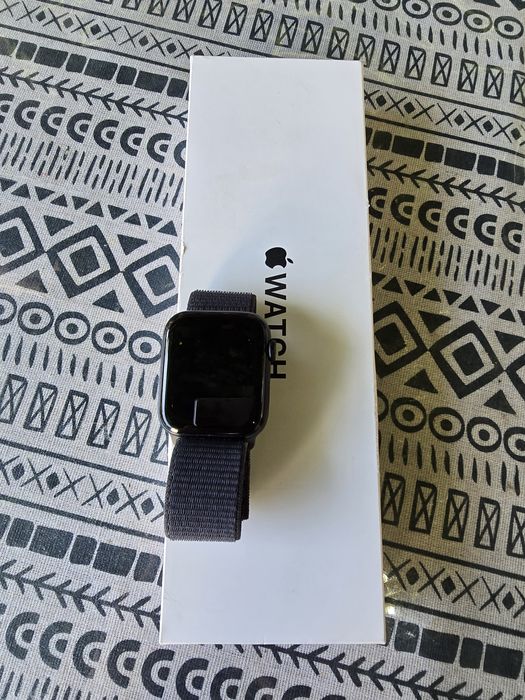 apple watch se 44 mm