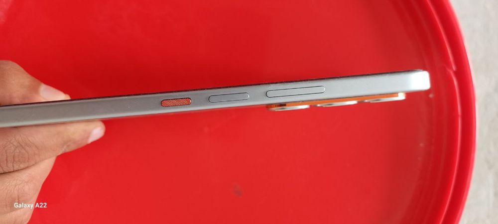 Infinix hot 60 pro yengi xali yaqimda olingan