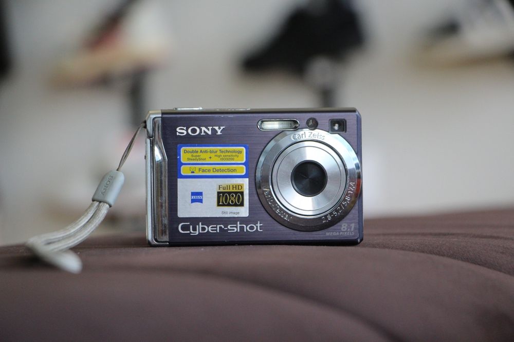 Цифровой фотоаппарат, мыльница SONY