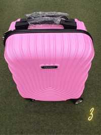 Стилен куфар за ръчен багаж