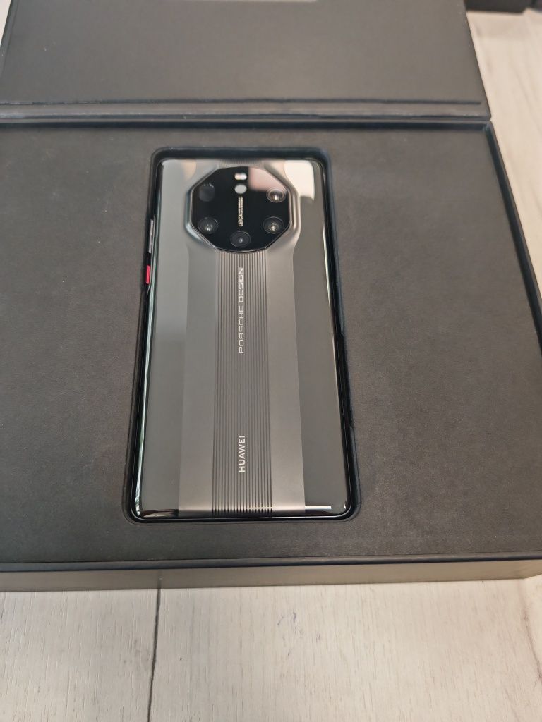 Huawei Mate 40 RS Porsche Design 12 GB RAM 512 GB ROM