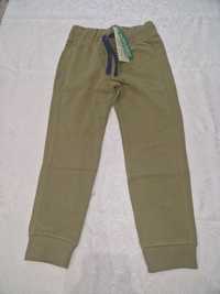 Нови панталони Benetton