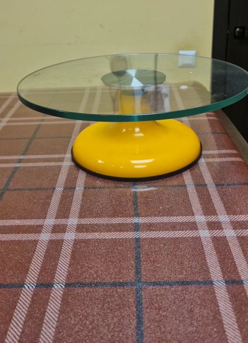 Тортовница вращающаяся.