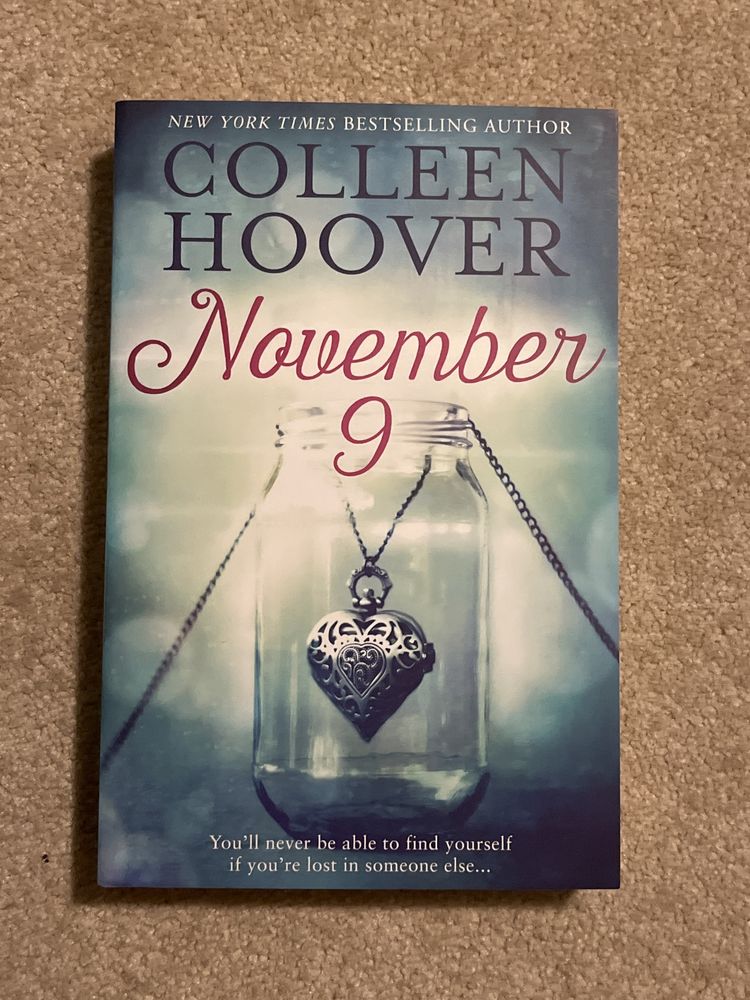 7 книги колекция на Colleen Hoover