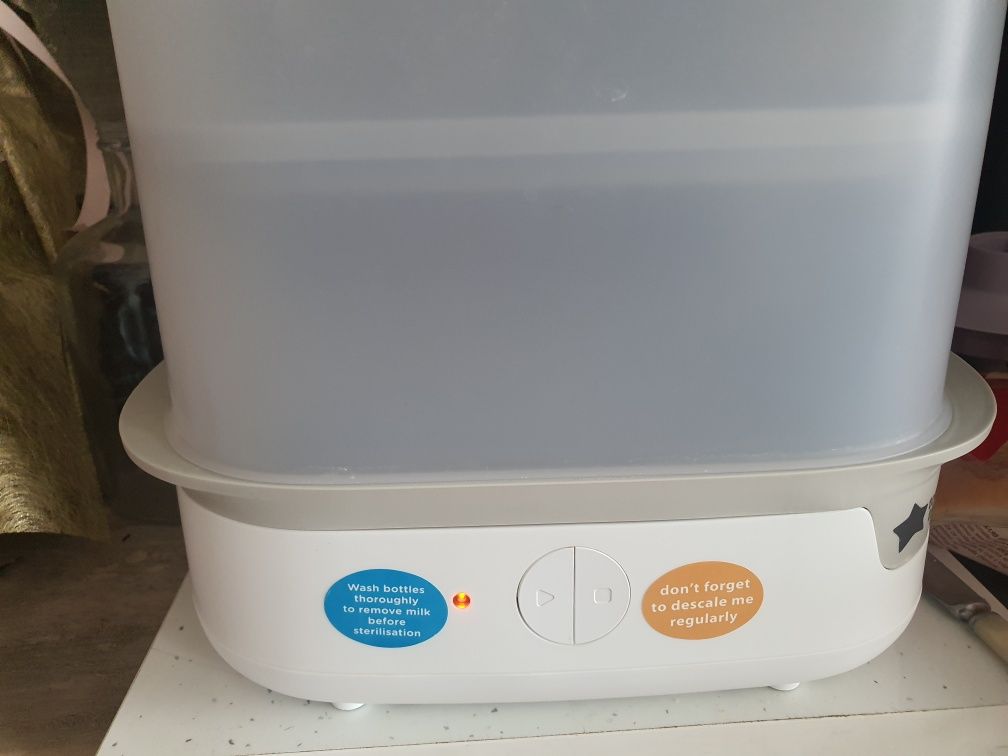 Стерилизатор  Tommee Tippee