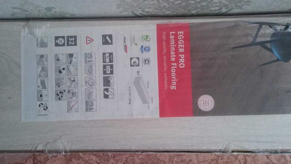 Продам ламинат в хорошем состояние. Ламинат Egger Flooring из Дуба