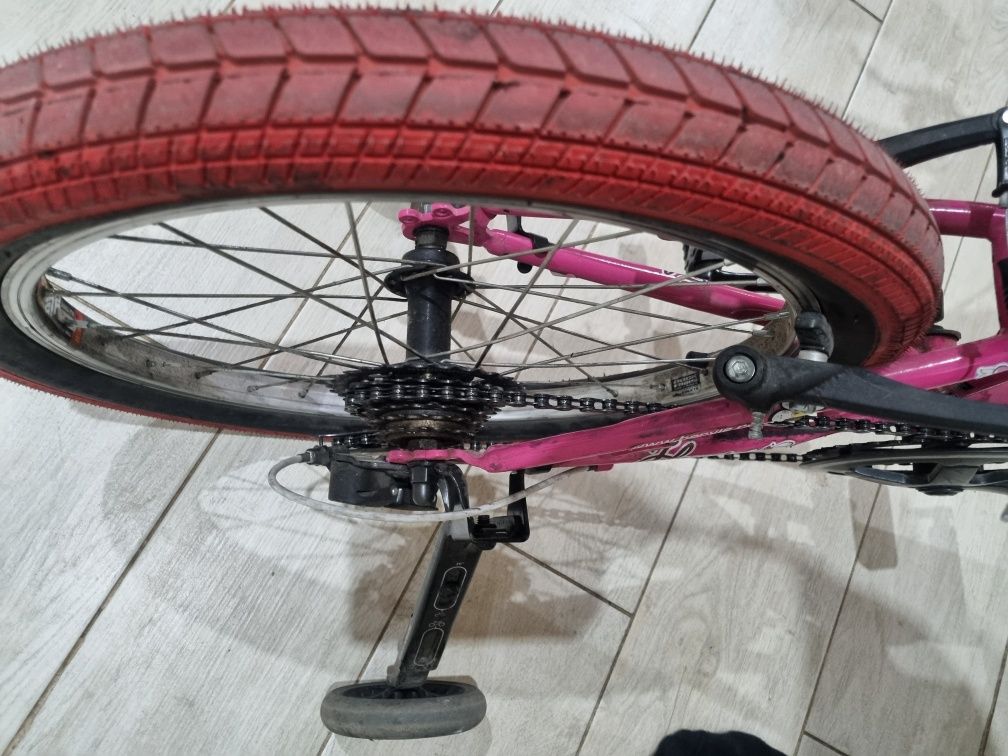 Vand bicicleta fetita 5-10 ani