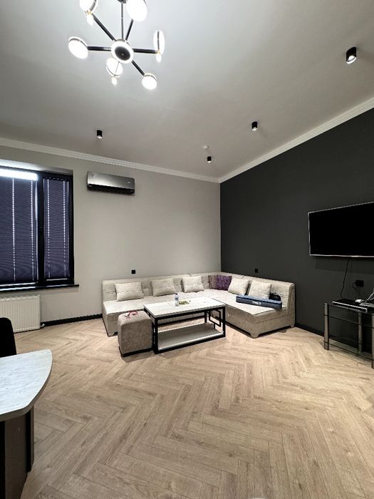 Сдается в аренду 3-х этажный бизнес-центр.