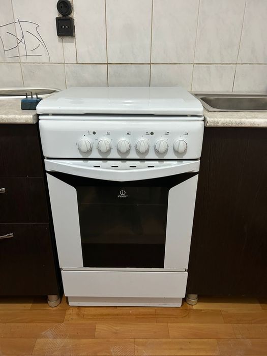 Продам плиту кухонную