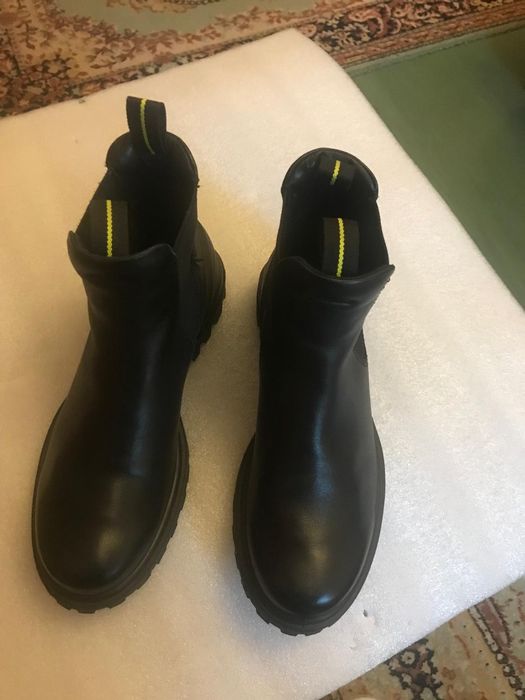 ghete p[ele dama  ecco nr 40 noi