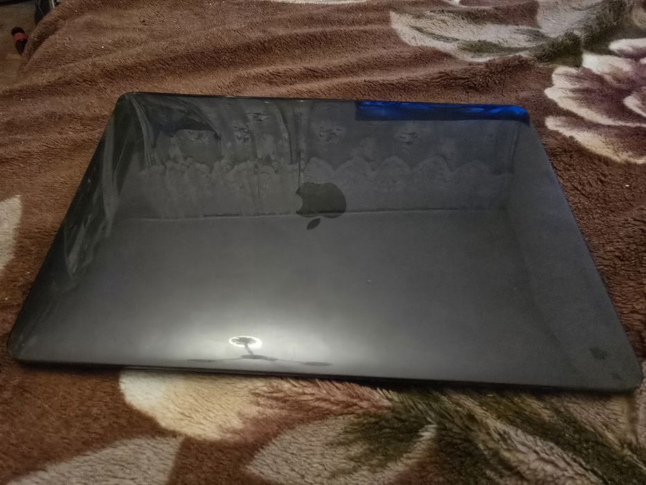 Macbook Air M1, 8c cpu/8c gpu, Ram 8gb, SSD 512gb