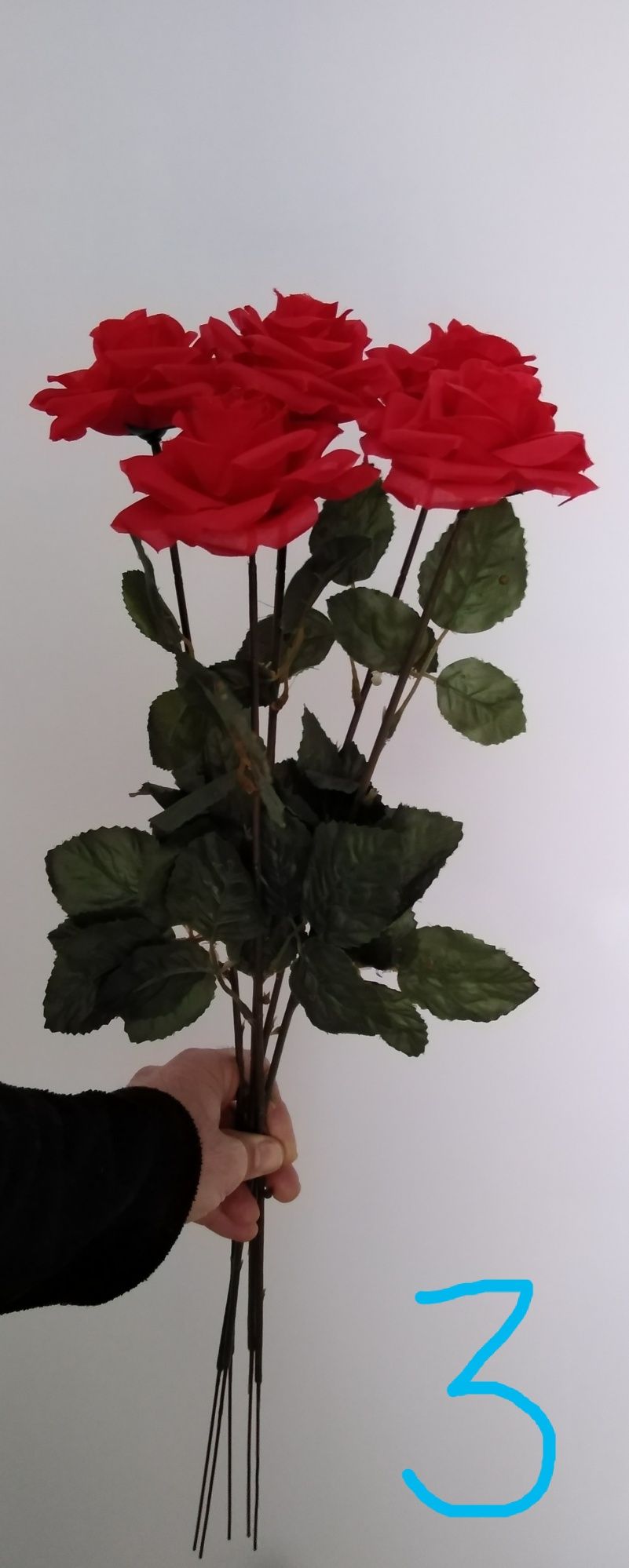 Изкуствени червени рози