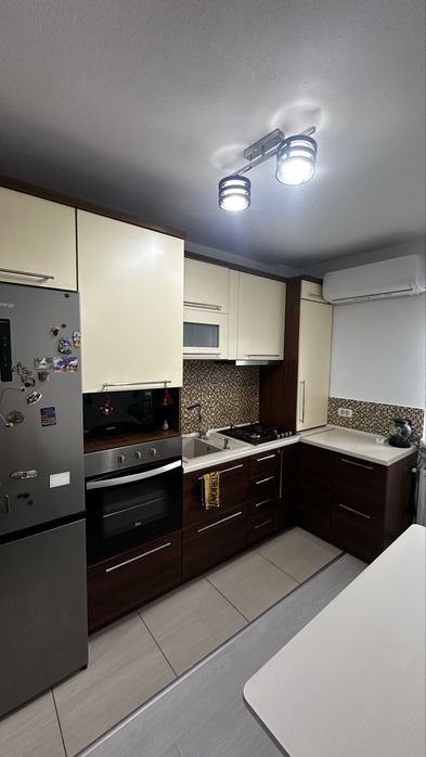 Inchiriez apartament Ramnicu Valcea 3 dormitoare.